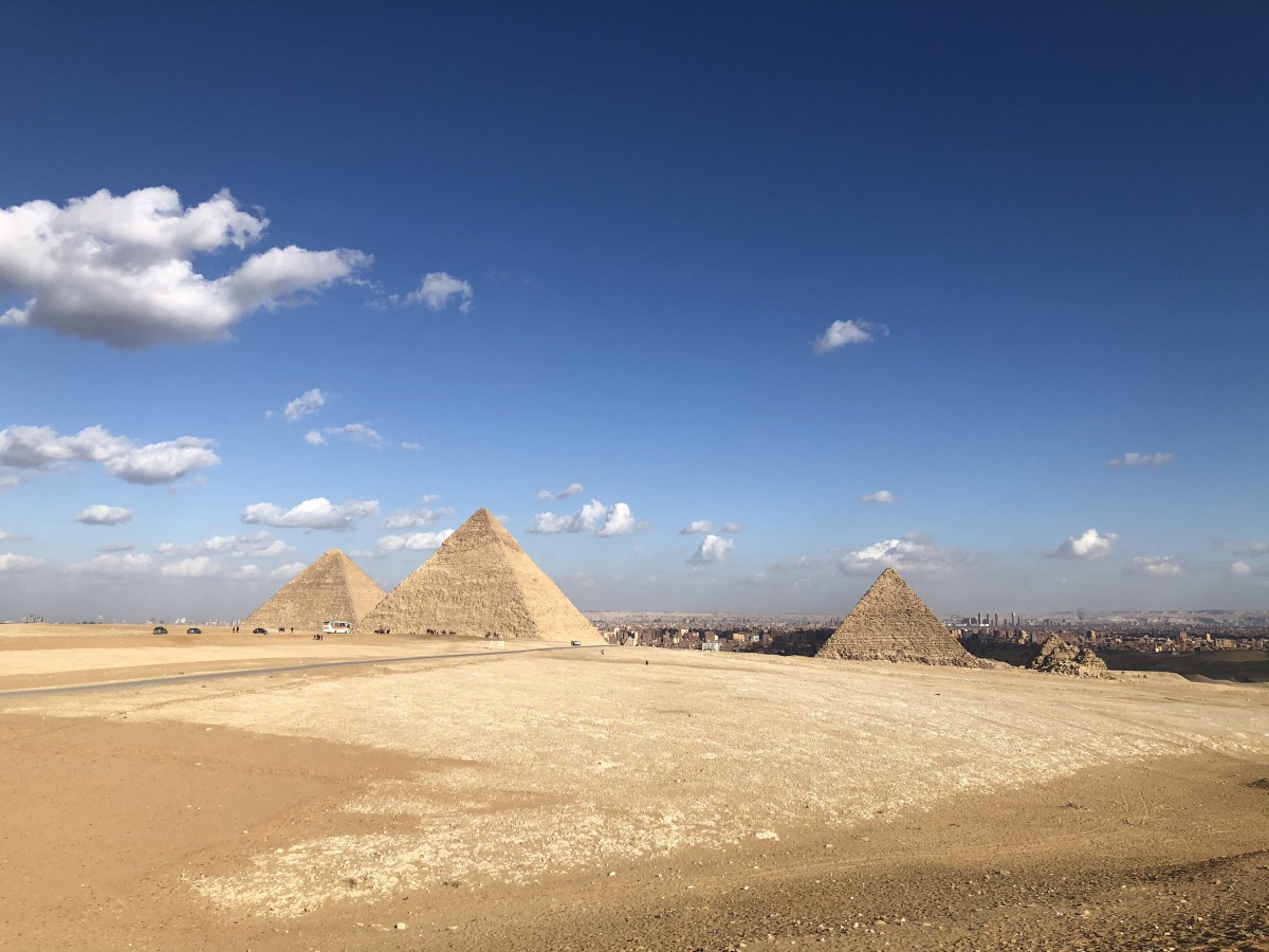 エジプトのなかでロシア 12月27日午前 ギザの三大ピラミッド スフィンクス Russiannouncer いちのへ友里オフィシャルサイト